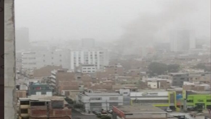 Surquillo: Incendio en una vivienda registrado en la avenida Leoncio Prado