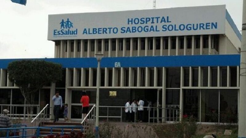 Mujer que contrajo Covid-19 tras ser operada en el Hospital Sabogal requiere cama UCI