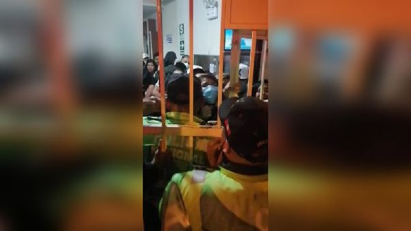Los Olivos: 60 jóvenes fueron detenidos en una fiesta Covid en toque de queda