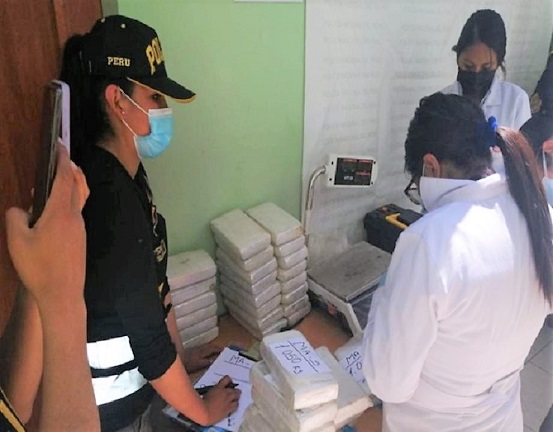 Cusco: Policía interviene camión con más de 100 kilos de cocaína