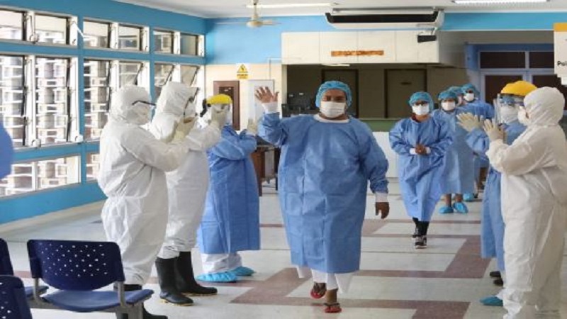 Covid-19: Perú afrontará hasta una cuarta ola pero vacunación reducirá impacto