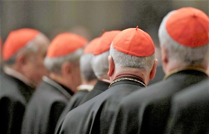 Revelan uso de aplicaciones para citas gay entre sacerdotes católicos