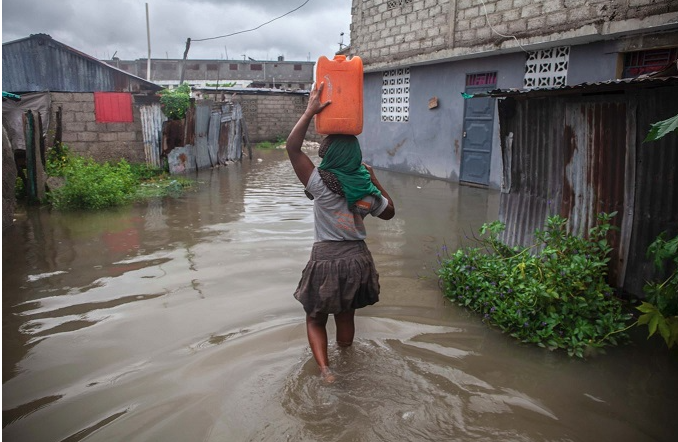 Tormenta y lluvias azotan a Haití, que no se repone del devastador sismo