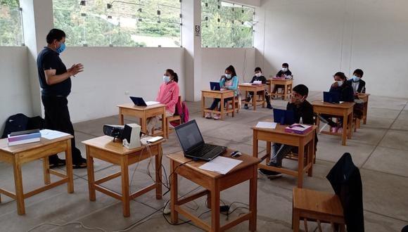 Colegios de Lima abrirán sus puertas para clases semipresenciales