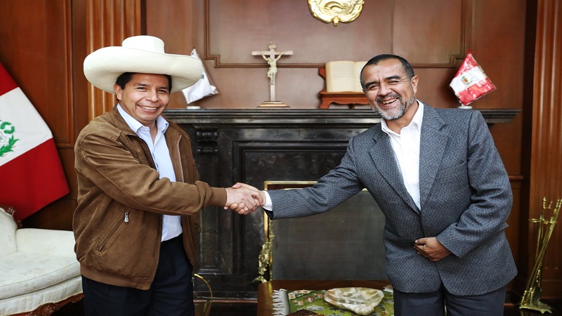 Pedro Castillo visitó a ministro Iber Maraví y no pedirá cuestión de confianza al Congreso