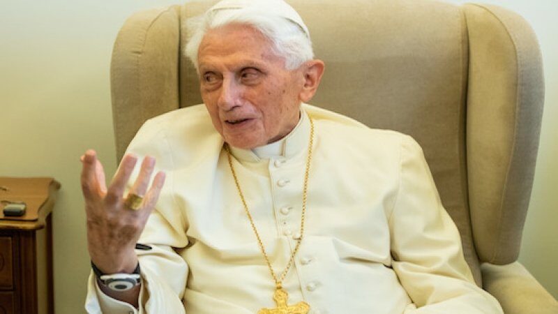 Informe acusa a Benedicto XVI de inacción en 4 casos de abuso sexual