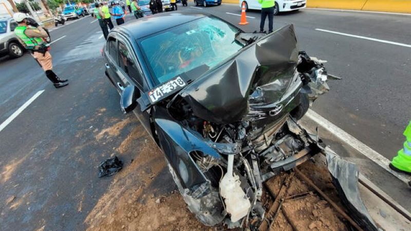 Miraflores: hombre muere tras estrellarse con su auto en la Costa Verde