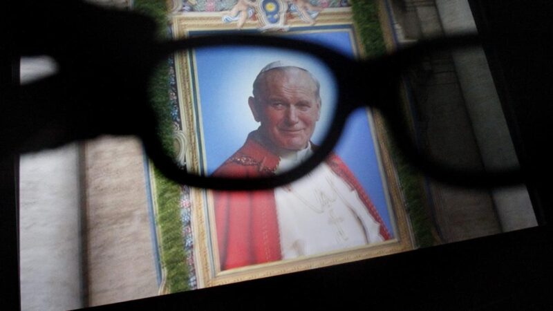 Archivos secretos señalan a Juan Pablo II como encubridor de pedófilos