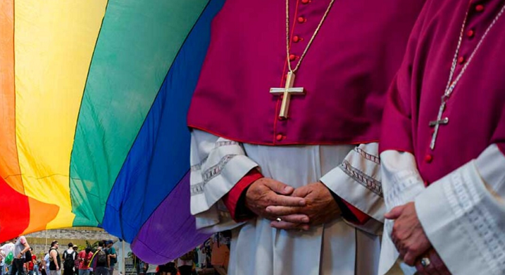 Cincuenta sacerdotes gays acusan a la Iglesia católica de homofobia