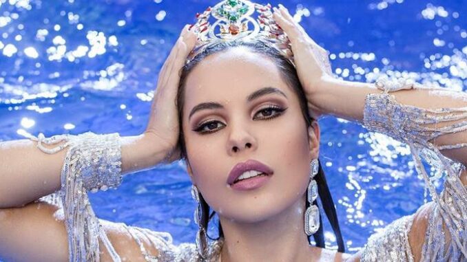 Miss Bolivia es destituida por burlarse del físico de sus colegas